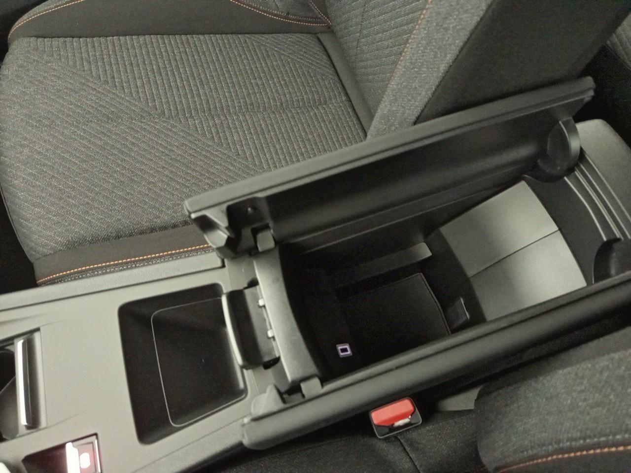 Peugeot 308 hybrid 145 e-dcs6 style — photo 18