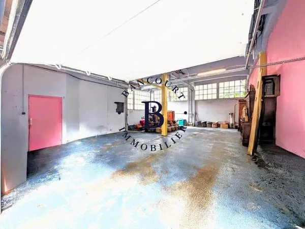 POSTE CENTRALE.GARAGE 90M²(hauteur 4m)+ duplex 180m² avec terr