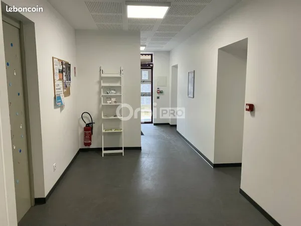 Bureau 14 m²