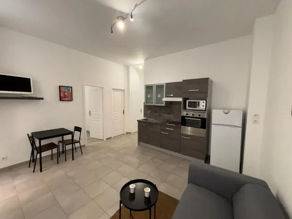 APPARTEMENT TYPE 2 MEUBLE DAMES-REPUBLIQUE