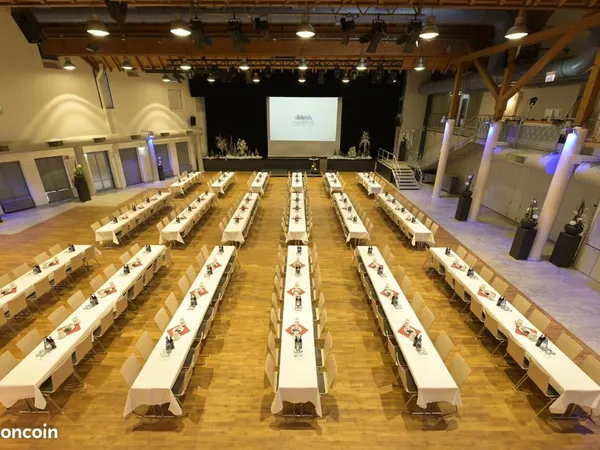 Local commercial 1500 m² LES MUREAUX