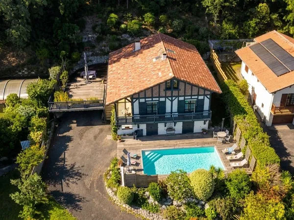 Maison 6 pièces 202 m²