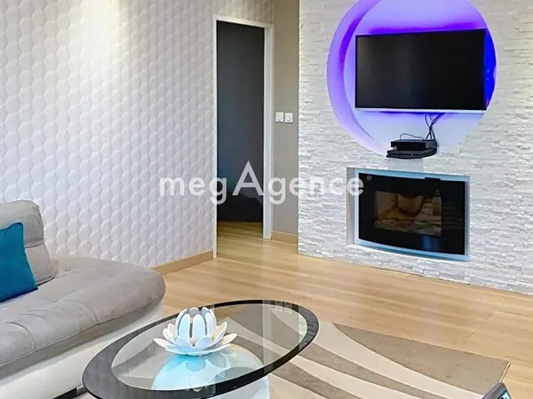 VILLEFRANCHE-SUR-SAÔNE - T4 MEUBLÉ AVEC BALCON, PARKING ET CAVE