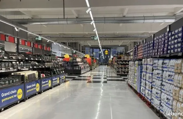 Local commercial 279 m² NANTERRE