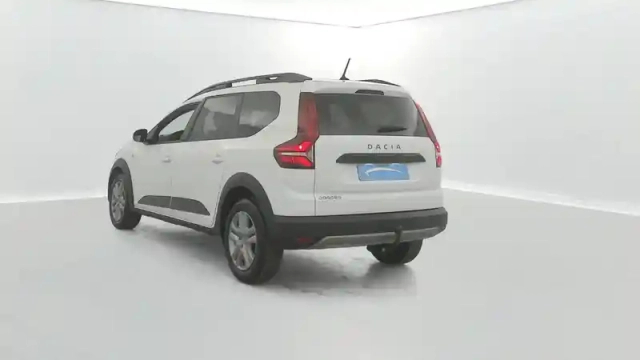 Dacia Jogger tce 110 5 places — photo 12