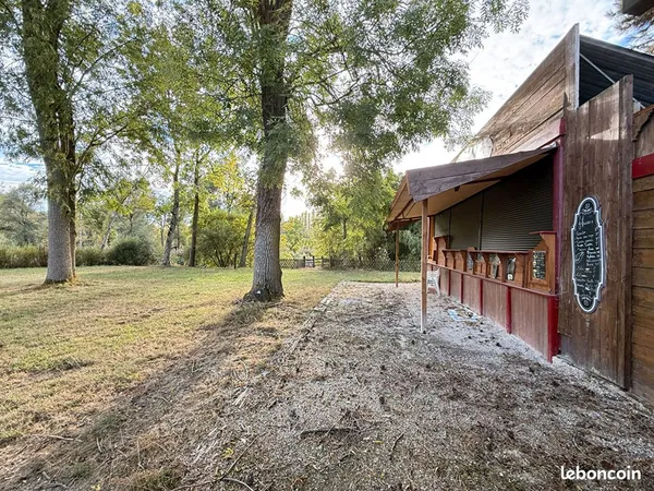Local 1550 m² SEPT SAULX