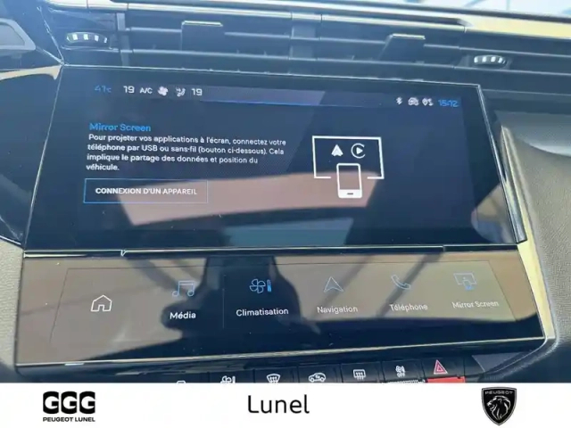 Peugeot 408 phev 225 e-eat8 — photo 19