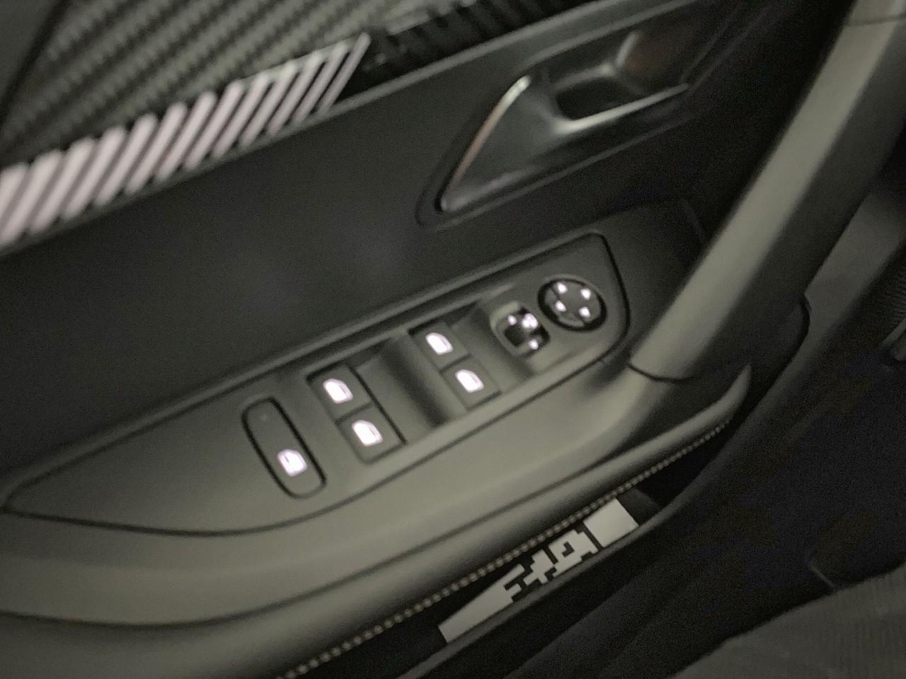 Peugeot 2008 hybrid 145 ch e-dcs6 allure — photo 20
