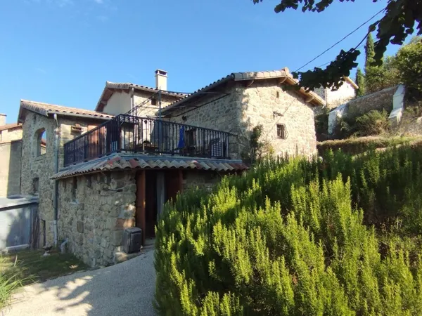 Maison d'habitation 144m2, dépendances, très belle vue