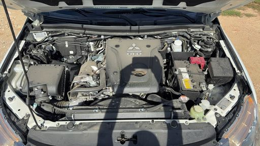 Mitsubishi L200 2.4 DI-D 181 4WD - Intense Connect – 2018 – 165157 km – Diesel – Boîte Manuelle — photo 33