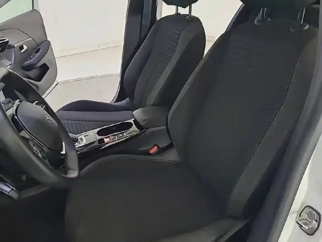 Peugeot 208 electrique 50 kwh 136ch — photo 11