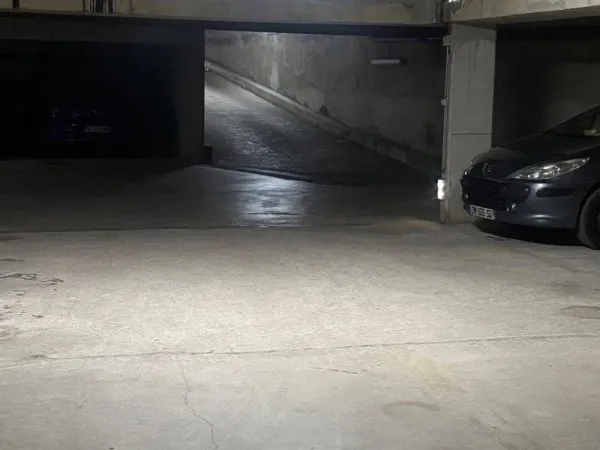 Parking 12 m²