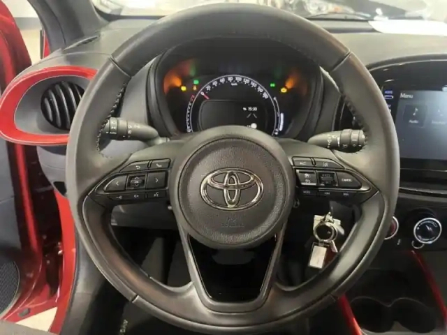 Toyota Aygo X 1.0 vvt-i 72ch design my23 — photo 5