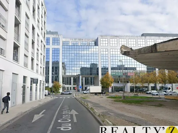 Local commercial 200 m²