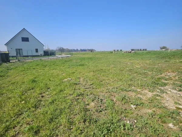 Terrain 800 m²