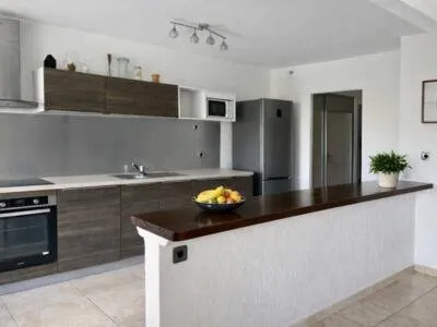 EXCLUSIVITÉ - À VENDRE SPACIEUX T3 DE 84 M2 À BAS-DU-FORT AU