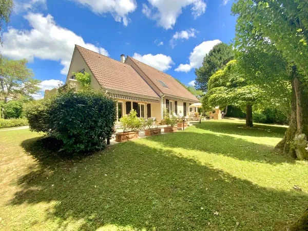 Maison 8 pièces 207 m²