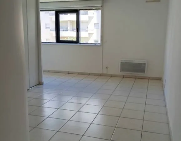 Studio 1 pièce 29 m²