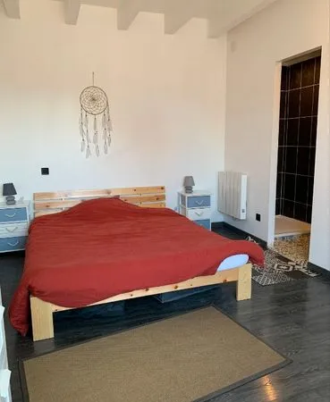 A louer chambre et salle de bain privée