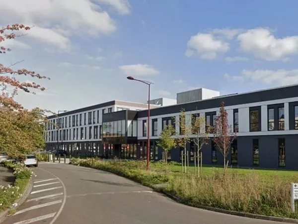 Bureau 4553 m²