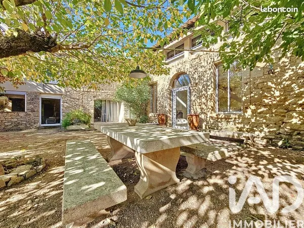 Mas 8 pièces 204 m²