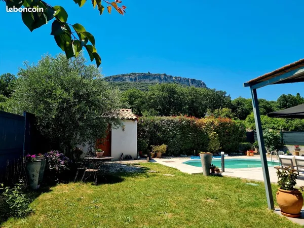 Maison avec vue et piscine