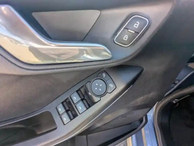 Ford Fiesta 1.0 flexifuel 95ch st-line 5p — photo 12