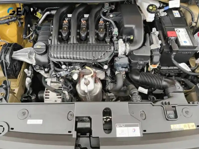 Peugeot 208 puretech 75 s&amp;s bvm5 — photo 12