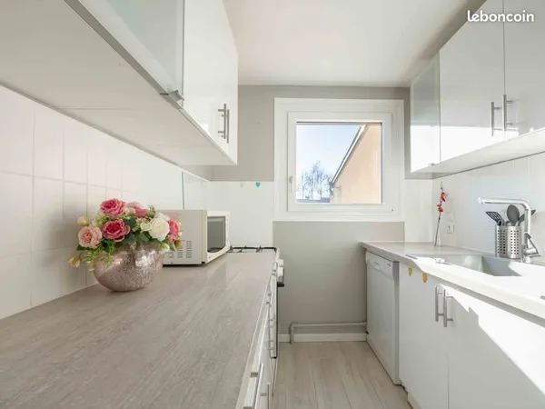 Torcy Le Clos - appartement 90 m²- lumineux - beaux volumes - extérieur et box fermé - 3 chambres