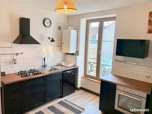 Grand T3 duplex Centre-ville Aurillac 90M2