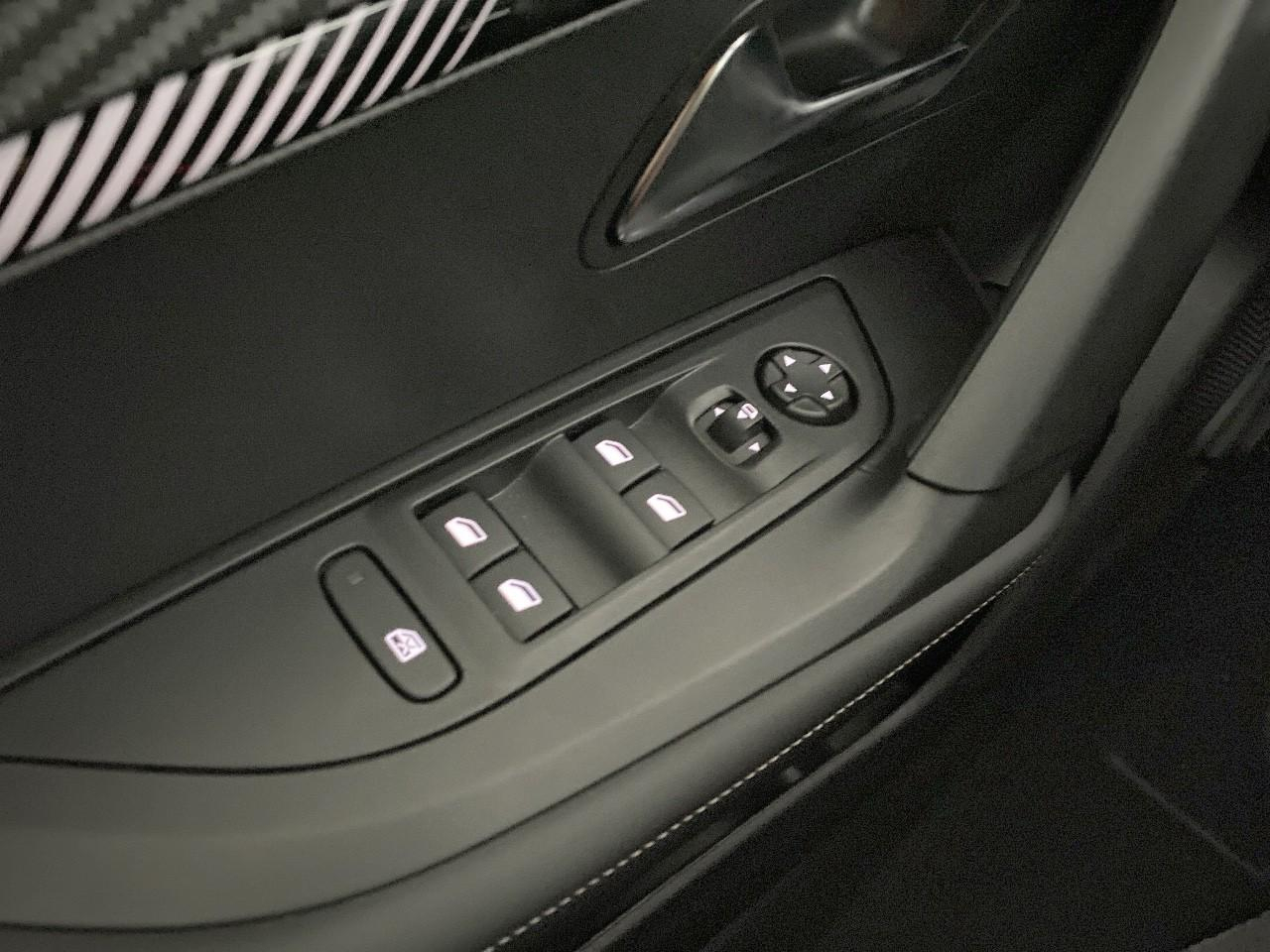 Peugeot 2008 hybrid 145 ch e-dcs6 allure — photo 20