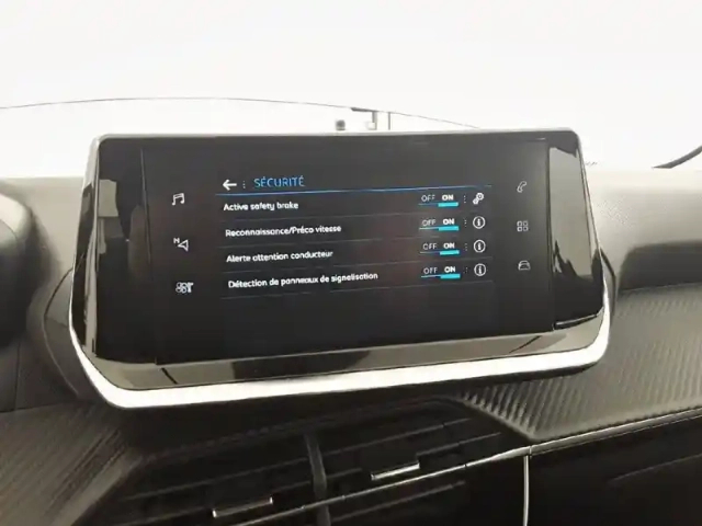 Peugeot 208 puretech 100 s&amp;s eat8 — photo 18