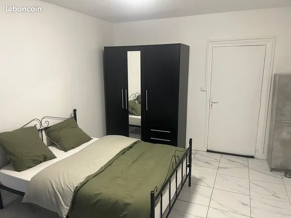 Chambre rénové à 5 min (bus) de la gare de Mantes-La-Jolie