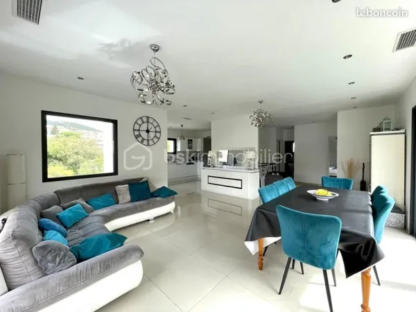 Villa 6 pièces 186 m²