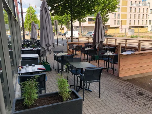 Restaurant île de Nantes proche nouveau CHU, éléphant, tramway