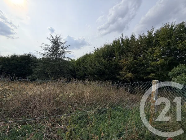 Terrain 824 m²