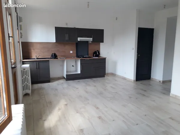 Location d'une maison à Charmes