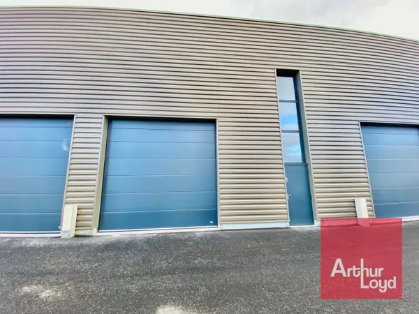 Local d'activité 757 m²