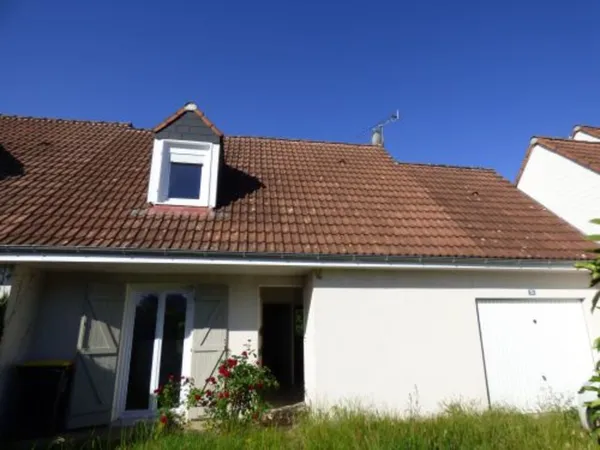 Votre agence France Loire Aubigny S/Nère vous propose ce pavillon à la location sur la commune de Be