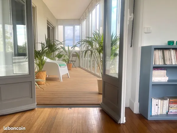 Lyon 4 - appartement familial d'architecte, vue Fourvière, 127 m² + véranda 13 m2