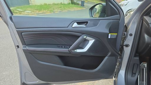 Peugeot 308 SW 1.6 Puretech 225 EAT8 - GT – 2018 – 120980 km – Essence – Boîte Automatique — photo 39