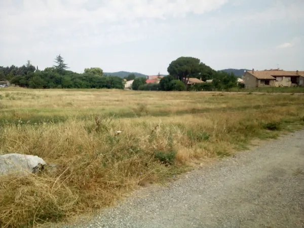 Terrain 180 m²