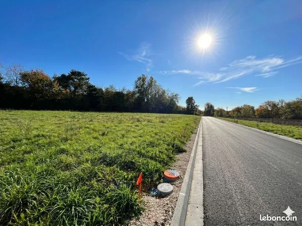 Terrain à bâtir de 600 m² à BOURG (33)