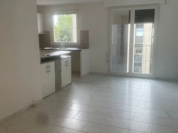 T4 aux Tuileries avec 3 chambres en très bon état