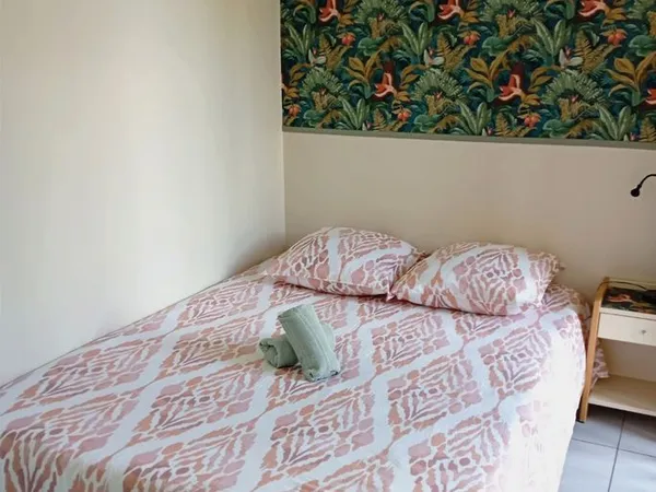 Studio meublé avec terrasse