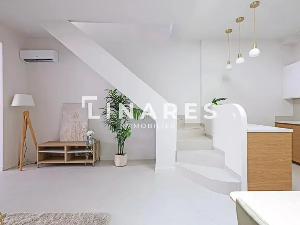 Vends maison de ville - 101 m² - 4 pièces, 3 chambres - Marseille 7Ème 13007