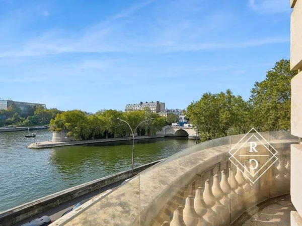 Appartement 5 pièces 174 m²