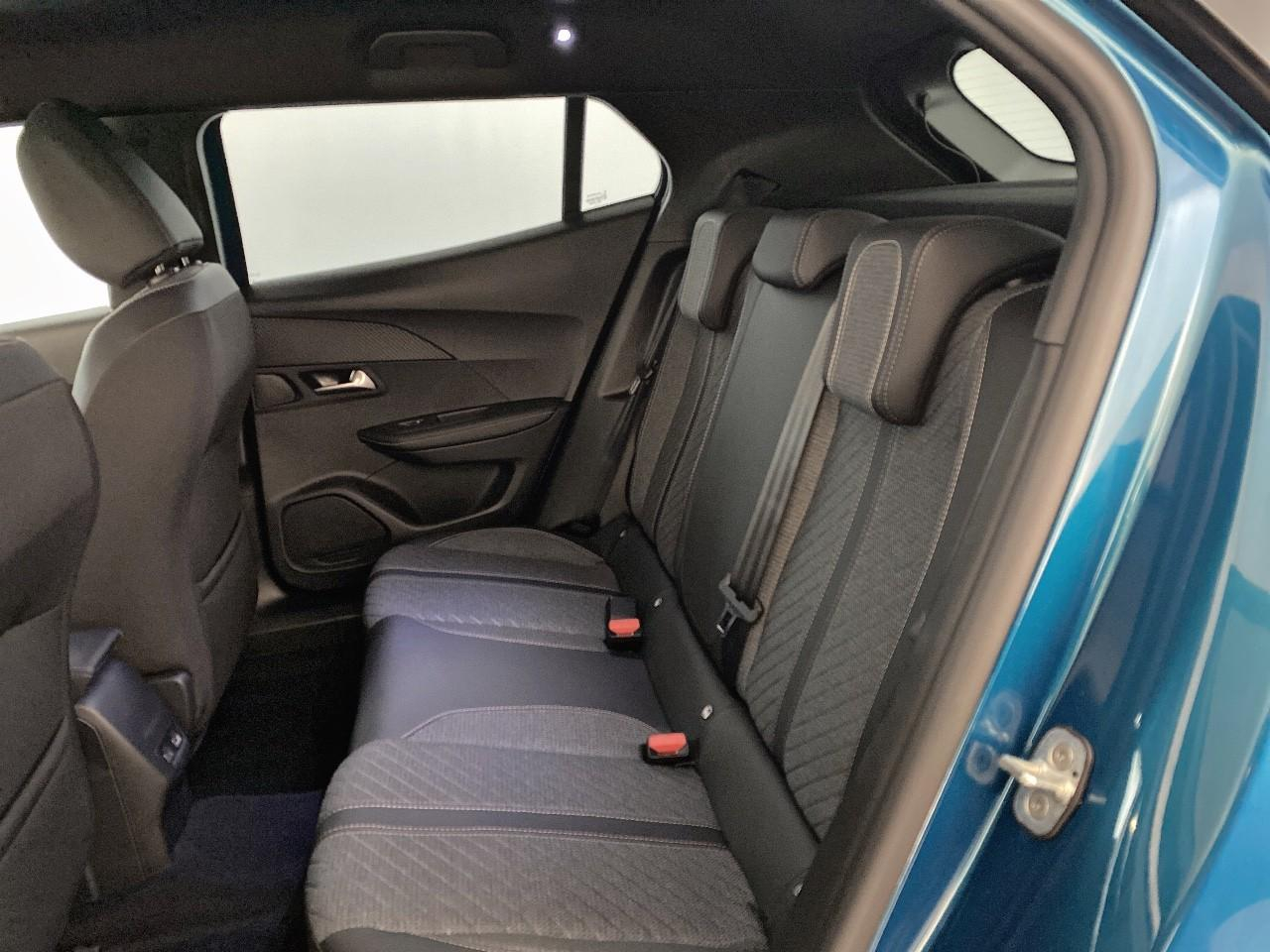 Peugeot 2008 hybrid 145 ch e-dcs6 allure — photo 10