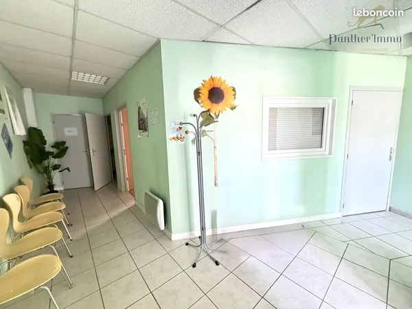 Local commercial 72 m² La Ville-aux-Dames