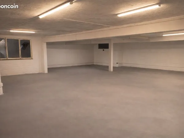 Parking/box 200 m² Lille